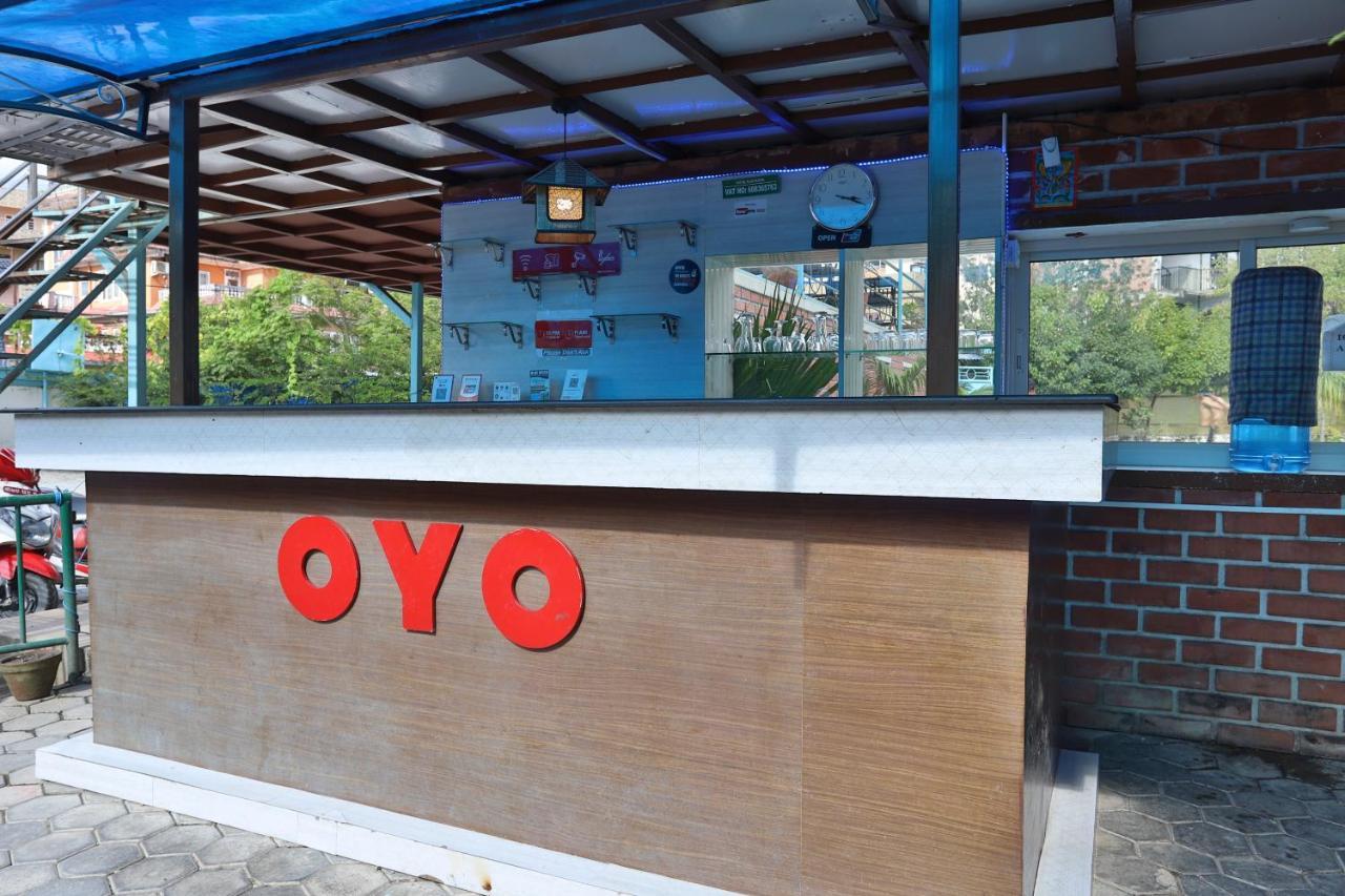 Oyo 591 Hotel Blue Moon Dharampur Bagian luar foto